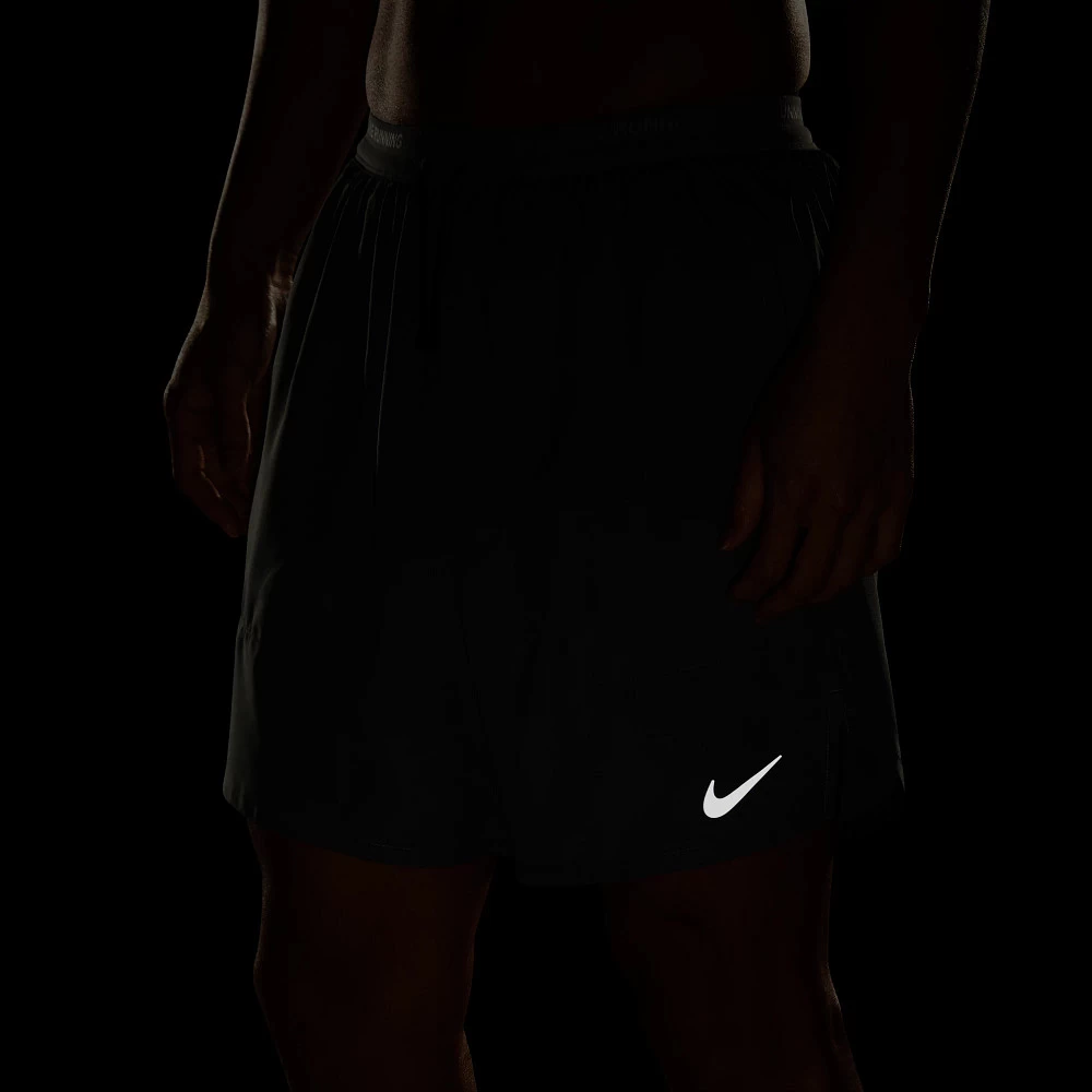 Men's Nike Dri-FIT Stride 7" 2-in-1 Short - Image 17