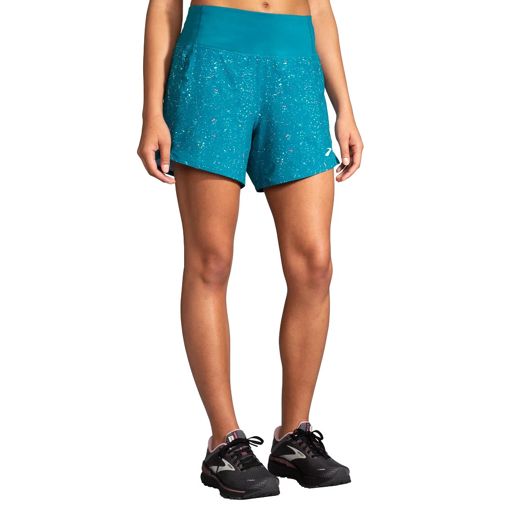 Women's Brooks Chaser 5" Short - Image 10